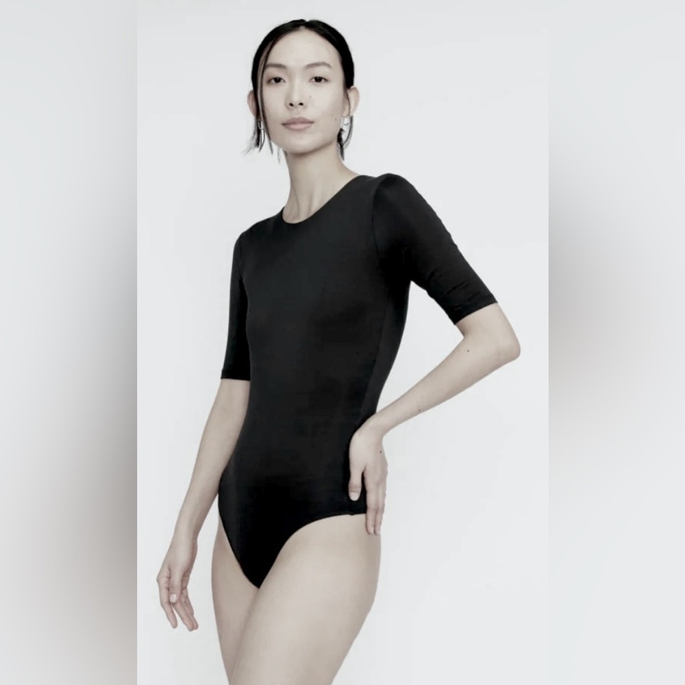 Everlane Bodysuit Stretchy Cotton Short Sleeve Crew Neck in Black Size S NWT